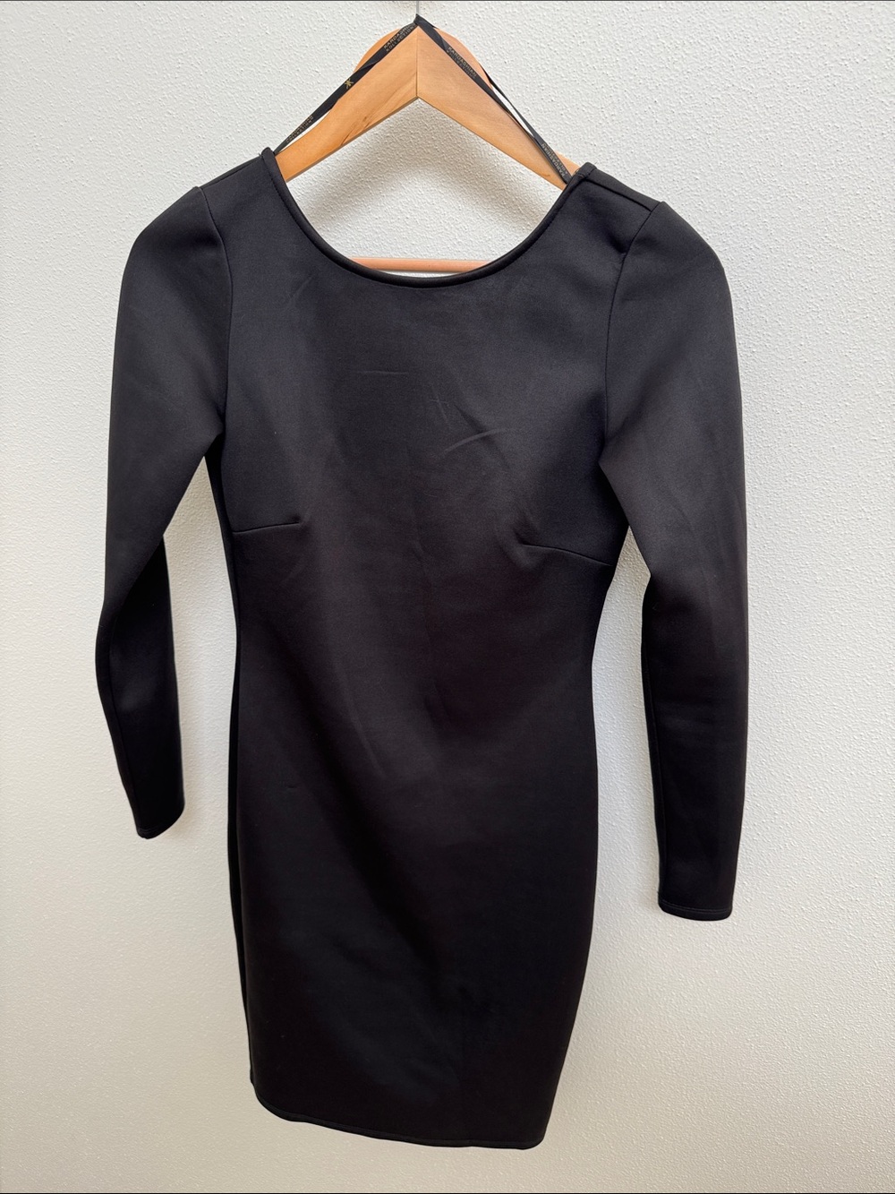 Kardashian Black Long-Sleeve Sexy Bodycon Dress.